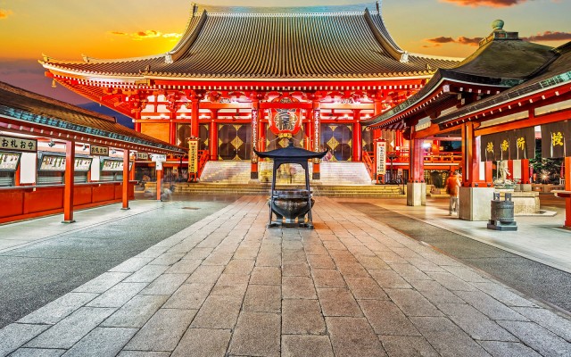 Sensoji-Temple-in-Tokyo,-Also-known-as-Asakusa-Kannon-Do_nextdestination_tropicallife